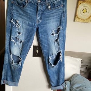 American Outfitters distressed stretch jeans